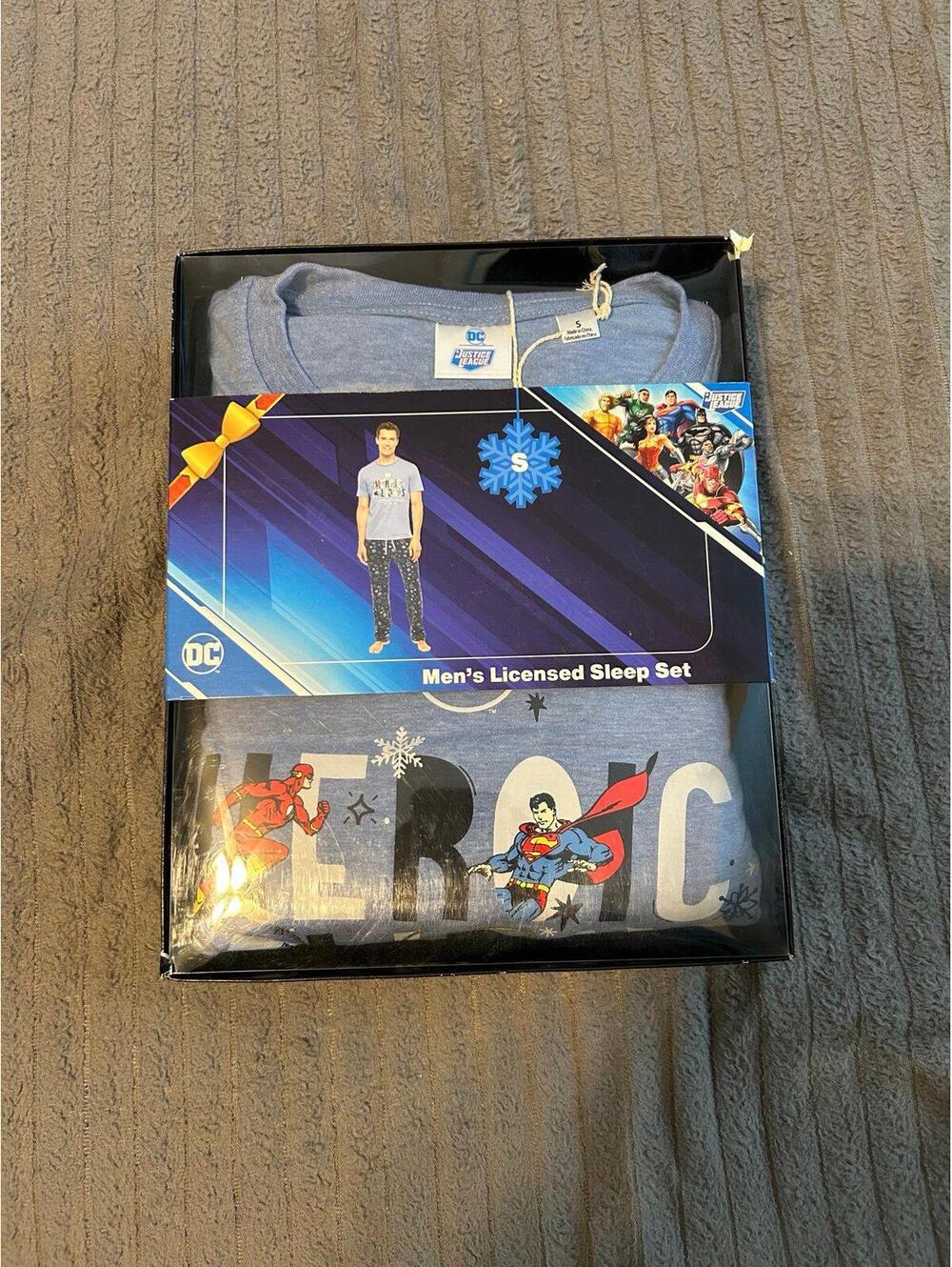 DC Comics Men’s Licensed Superhero Pajama Sleep Set Size Small New in Box